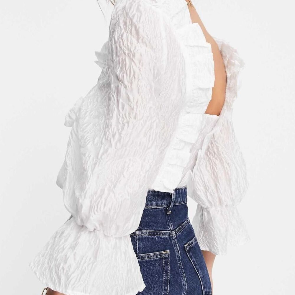 ASOS Ivory Ruffle Tie-Front Crop Top š¤ - Picture 6 of 7